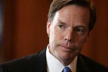 Υπέρ της επαναλειτουργίας της Θεολογικής Σχολής της Χάλκης ο Νίκολας Μπερνς