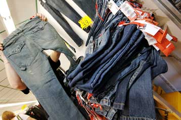 Σε ύφεση ο κλάδος Κλωστοϋφαντουργίας και Ένδυσης σύμφωνα με έρευνα της Hellastat