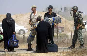 Χαοτικές σκηνές στη Γάζα μετά την απόσυρση των ισραηλινών στρατευμάτων