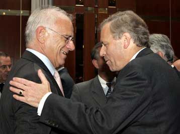 Πρόταση του υπουργού Εθνικής Αμυνας για συμμετοχή της NRF σε ανθρωπιστικές αποστολές