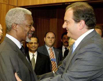 Κυπριακό και ΠΓΔΜ στο επίκεντρο της συνάντησης Καραμανλή με τον Κόφι Ανάν