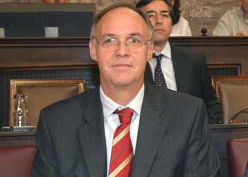 Αδιευκρίνιστο αφήνει η κυβέρνηση εάν θα φορολογηθούν τα αναδρομικά του ΛΑΦΚΑ