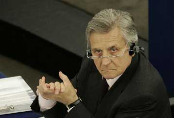 Επιτάχυνση της ανάπτυξης αλλά και του πληθωρισμού στην ευρωζώνη βλέπει η ΕΚΤ