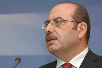 Απαντήσεις από την κυβέρνηση για τα σχόλια Κοκκινούλη ζητά το ΠΑΣΟΚ