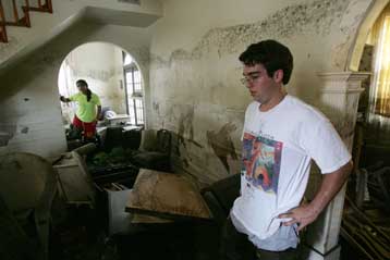 Επιστρέφουν στα σπίτια τους οι πρώτοι 180.000 κάτοικοι της Νέας Ορλέανης