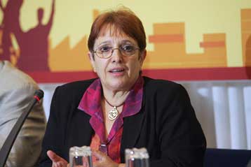 Βολές κατά ΝΔ, ΠΑΣΟΚ και ΣΥΝ από την Αλέκα Παπαρήγα