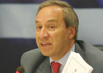 Αντιλαϊκό το Εθνικό Πρόγραμμα Μεταρρυθμίσεων, λέει η αντιπολίτευση