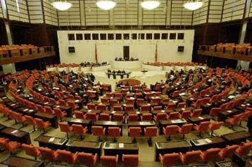 Έκτακτη σύγκληση της τουρκικής Εθνοσυνέλευσης τη Δευτέρα για τη δράση του PKK
