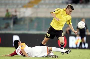 Τη συντριβή γνώρισε ο Αρης στο «Ολίμπικο», 5-1 από την Ρόμα