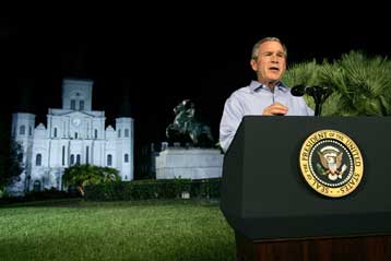 Οικονομική βοήθεια «χωρίς προηγούμενο» υπόσχεται ο Μπους στους πολίτες της Ν.Ορλεάνης