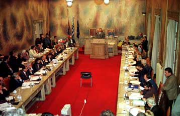 Προβλήματα στη λειτουργία των δήμων με το νέο εκλογικό σύστημα του 42%