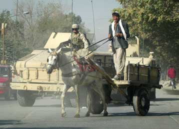 Νέα βίαια επεισόδια στο Αφγανιστάν λίγο πριν ανοίξουν οι κάλπες