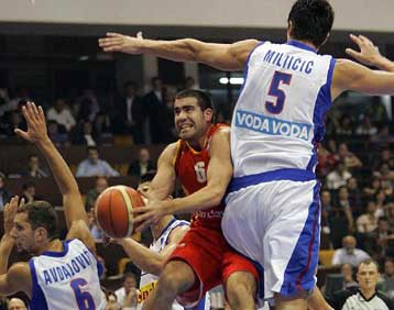 Απογοήτευση για την ήττα αλλά και από τους φιλάθλους για την εθνική Σερβίας