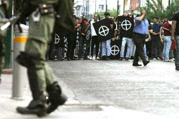 «Πεδίο μάχης» το κέντρο της Αθήνας έπειτα από παράλληλες συγκεντρώσεις