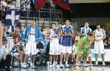 Σε περιπέτειες η εθνική μπάσκετ μετά την ήττα 68-56 από τη Σλοβενία