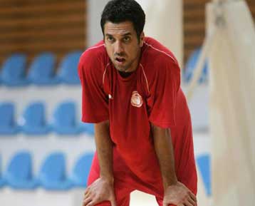 Φιλική ήττα του Ολυμπιακού από τη Βαρέζε με 82-74