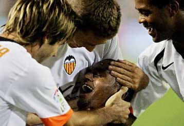 Έμεινε στην κορυφή η Λα Κορούνια παρά την ισοπαλία 2-2 με τη Βαλένθια