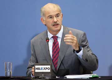 Επίθεση Γ.Παπανδρέου κατά Καραμανλή με πολλαπλά μηνύματα και εντός ΠΑΣΟΚ