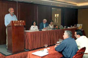 Σε νεοφιλελεύθερο δρόμο κυβέρνηση και ΠΑΣΟΚ, εκτιμά ο Αλέκος Αλαβάνος