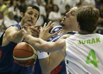 Πρώτη και καλύτερη η Σλοβενία στον Γ όμιλο, 68-58 τη Γαλλία
