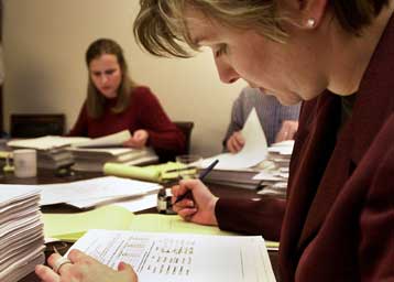 Προειδοποίηση από ΔΝΤ για δαπάνες και διαρθρωτικές αλλαγές