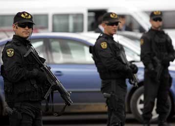 Δύο νεκροί και δέκα τραυματίες από έκρηξη σε λεωφορείο στα Αδανα της Τουρκίας