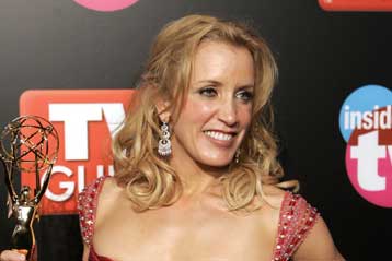 Ο Ρέιμοντ νίκησε τις Νοικοκυρές στην απονομή των φετινών ΕΜΜΥ