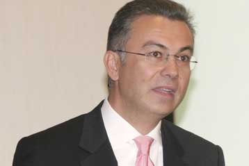 Επέκταση των προγραμμάτων εθελουσίας εξόδου στις ΔΕΚΟ προανήγγειλε ο Θ.Ρουσόπουλος