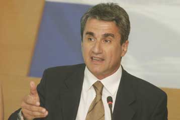 Μυστικές επαφές του Γ.Τραγάκη με τρίτες χώρες καταγγέλλει το ΠΑΣΟΚ