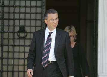 «Όχι» όπως οι άλλες ΔΕΚΟ η ΕΥΔΑΠ, διευκρινίζει η κυβέρνηση