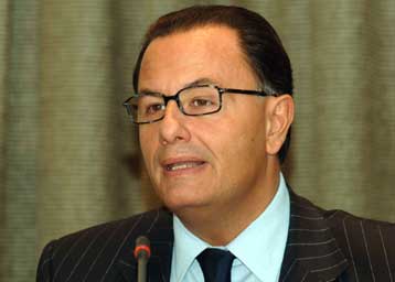 Σύνταξη στα 65 για όλους τους νεοεισερχόμενους «έδειξε» ο υπουργός Απασχόλησης