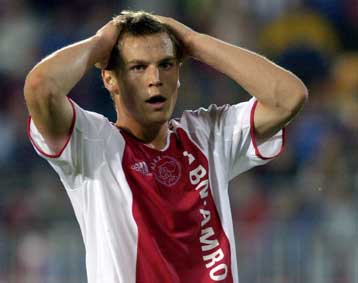 Στις καθυστερήσεις ισοφαρίστηκε σε 2-2 ο Αγιαξ από τη Ντε Χάαγκ