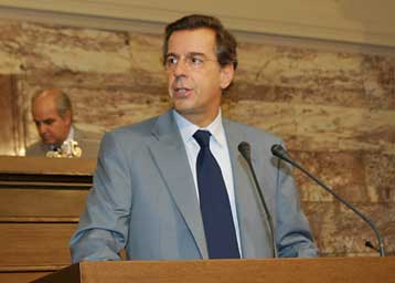 Πολλαπλές εκτιμήσεις στην κυβέρνηση για το διαγωνισμό και το μέλλον της Ολυμπιακής