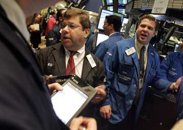 Ανοδος στη Γουόλ Στριτ, μεικτή εικόνα στα ευρωπαϊκά χρηματιστήρια την Πέμπτη