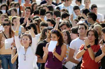 Ένας στους δύο Έλληνες μπορεί να συνεννοηθεί σε μία τουλάχιστον ξένη γλώσσα
