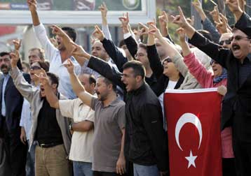 Διαδήλωση Τούρκων εθνικιστών κατά διάσκεψης για τη σφαγή των Αρμενίων