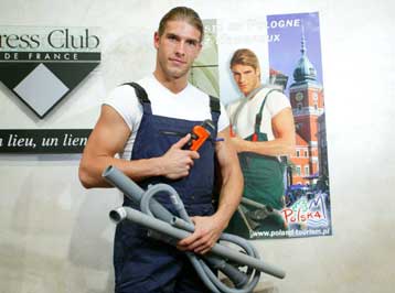 Στις κάλπες την Κυριακή οι Πολωνοί για την επάνοδο της κεντροδεξιάς στην εξουσία