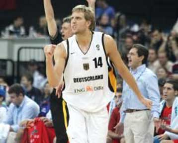 Ο Νοβίτσκι στη λήξη έδωσε τη νίκη στην Γερμανία επί της Ισπανίας (74-73)