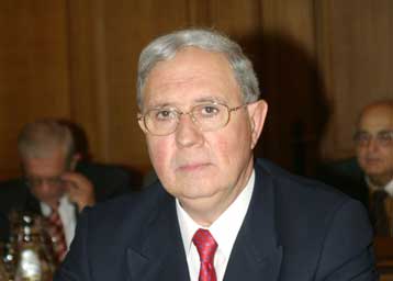 Αυστηρότερους όρους στην έγκριση δανείων ζητά η Τράπεζα της Ελλάδος