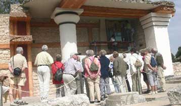 Αύξηση άνω του 8% αναμένει το ΙΤΕΠ για τη φετινή τουριστική κίνηση