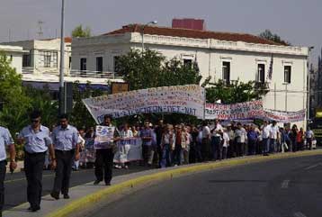 Συγκέντρωση και πορεία των ναυτεργατικών σωματείων στον Πειραιά