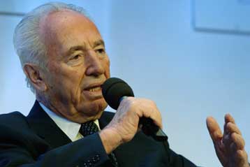 Η ειρηνευτική διαδικασία να μην περιοριστεί στην αποχώρηση από τη Γάζα, λέει ο Πέρες