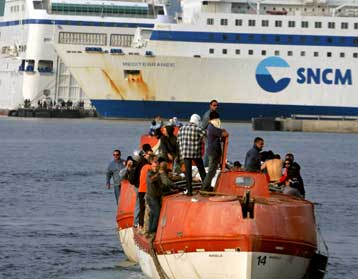 Γάλλοι κομάντος εναντίον απεργών ναυτικών ανοιχτά της Κορσικής