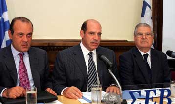 «Πυρά» ΣΕΒ κατά Ρεγκούζα για τις δηλώσεις περί γρηγορόσημου