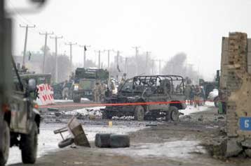 Εννέα νεκροί και 28 τραυματίες σε επίθεση αυτοκτονίας στην Καμπούλ