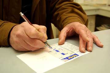 Επερώτηση Λοβέρδου στη Βουλή για τη μετοχική σύνθεση του ΟΠΑΠ