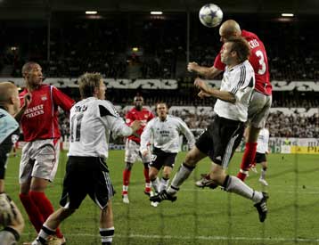 Φαβορί για την πρωτιά στον «ερυθρόλευκο» όμιλο η Λιόν, 1-0 τη Ρόζενμποργκ