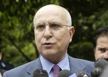 «Καμπανάκι» από τον Σταύρο Δήμα για τα προγράμματα εθελούσιας εξόδου