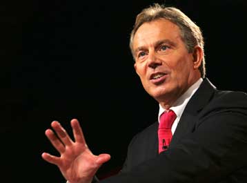 Δημόσια συγγνώμη Μπλερ προς βετεράνο των Εργατικών, που προπηλάκισε τον Τζακ Στρο