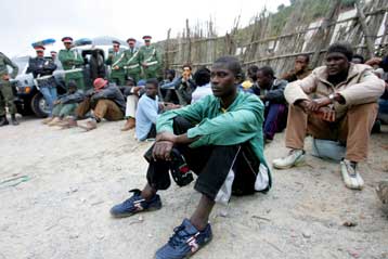 Έρευνα για το θάνατο των Αφρικανών μεταναστών στη Θέουτα αποφάσισαν Ισπανία και Μαρόκο